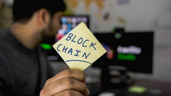 How to develop a secure and efficient blockchain-based supply chain platform?